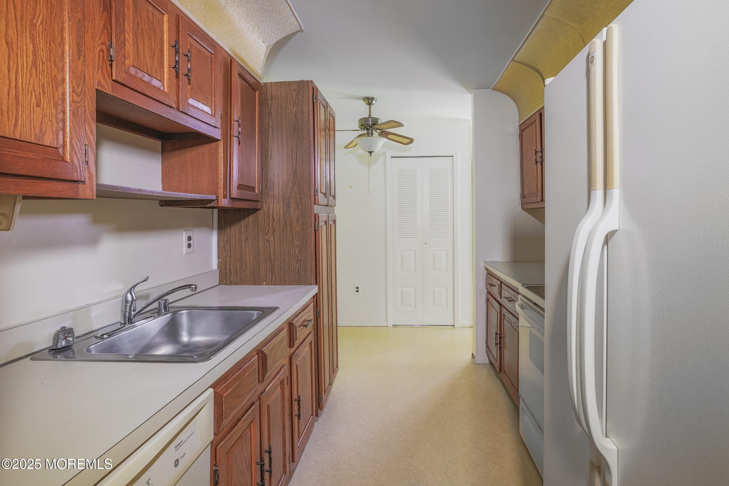 224 Medford Court #B, Manalapan, NJ, 07726 image 17