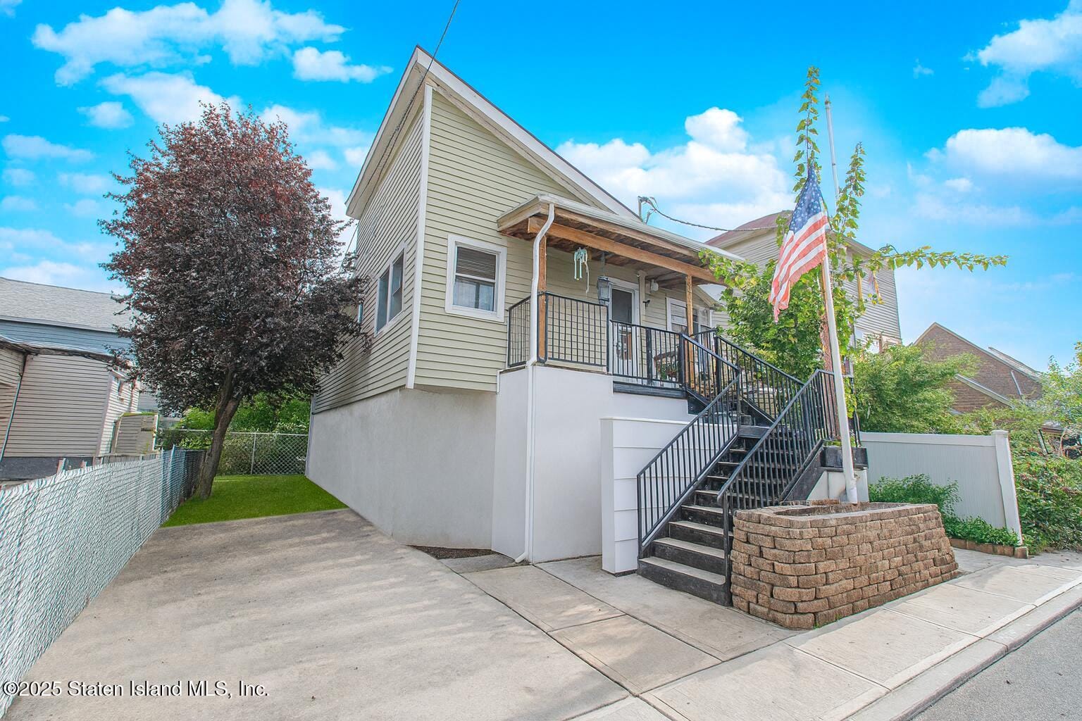 47 Center Place Image 2