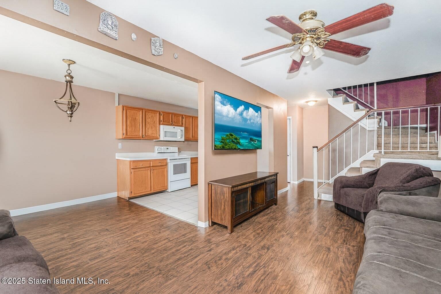 34 Jamie Ln Lane, Staten Island, NY, 10312 image 11