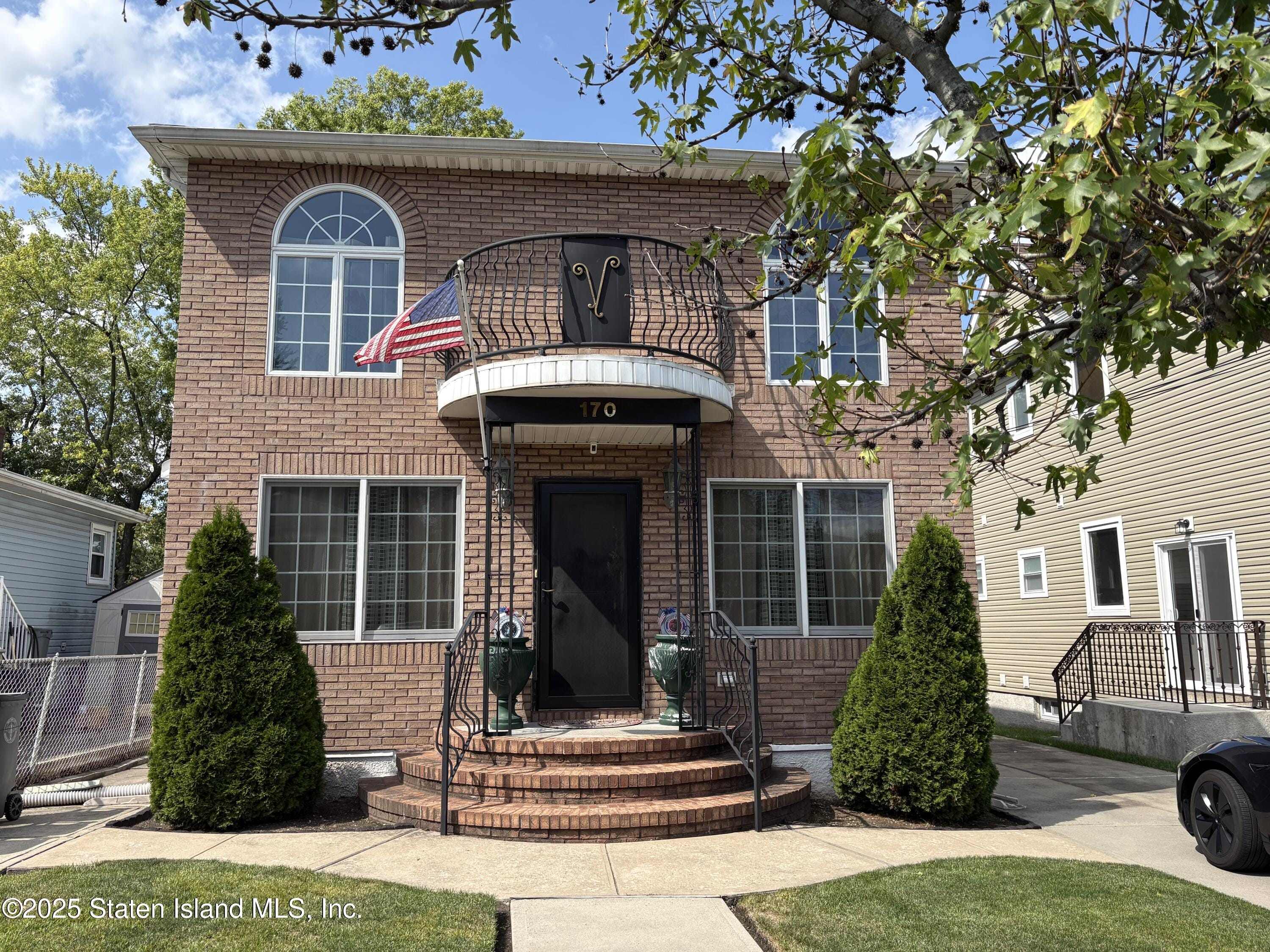 170 Mann Avenue Image 1