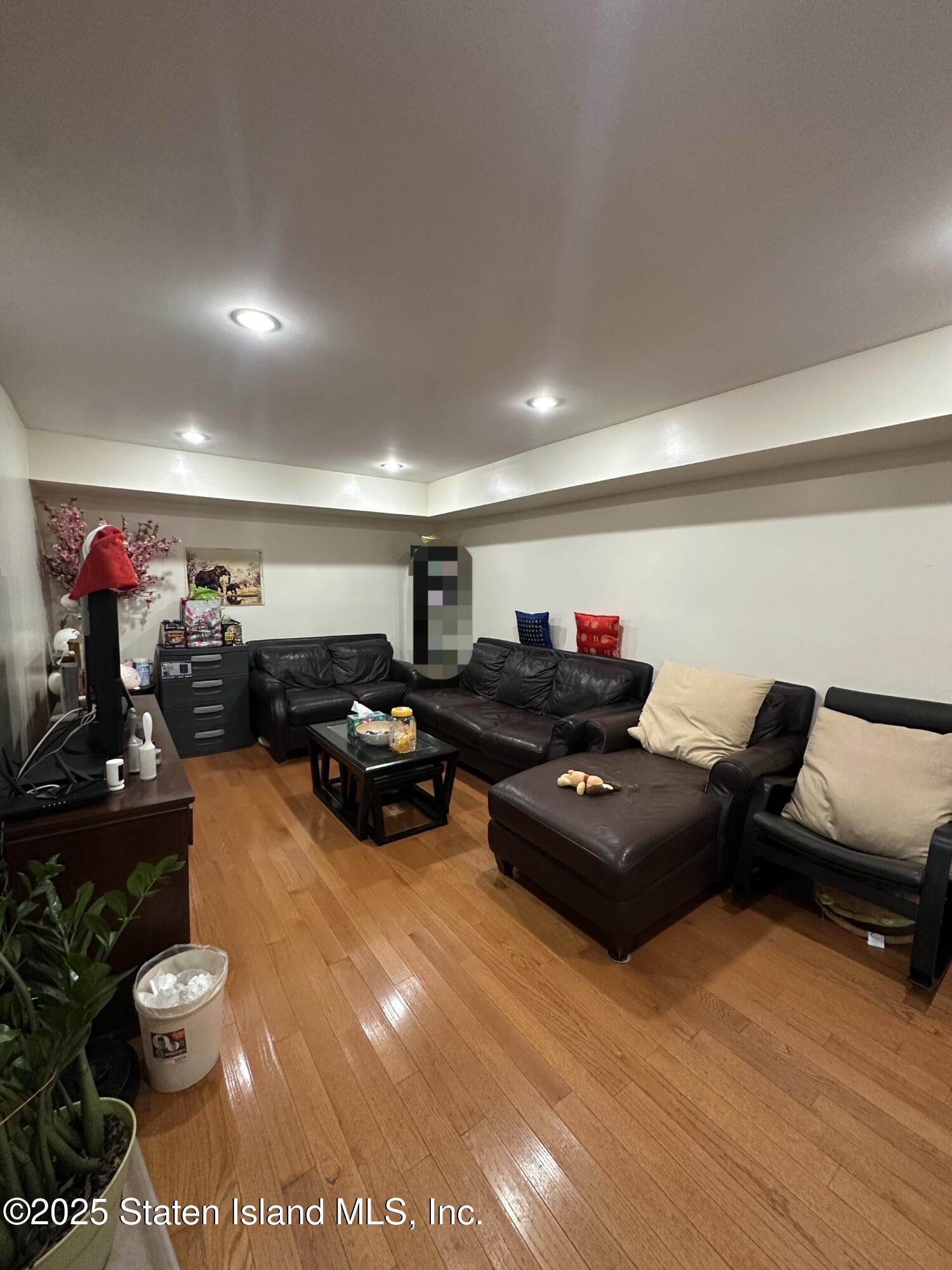 215 Pierce Street Image 3