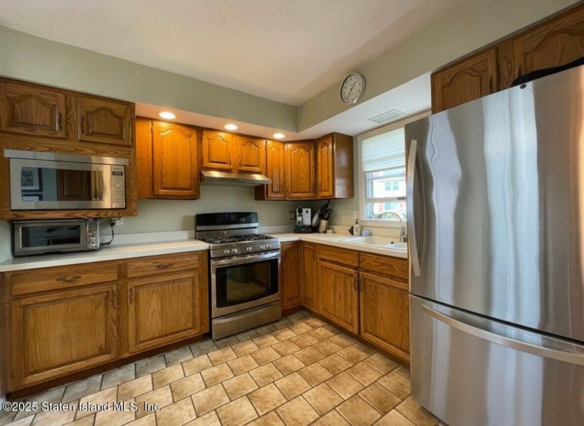 35 Greenport Street, Staten Island, NY, 10304 image 13