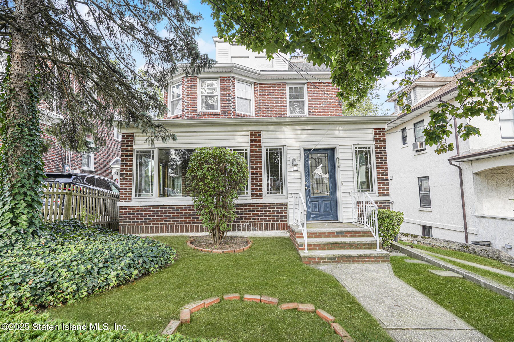 115 Oxford Place Image 2