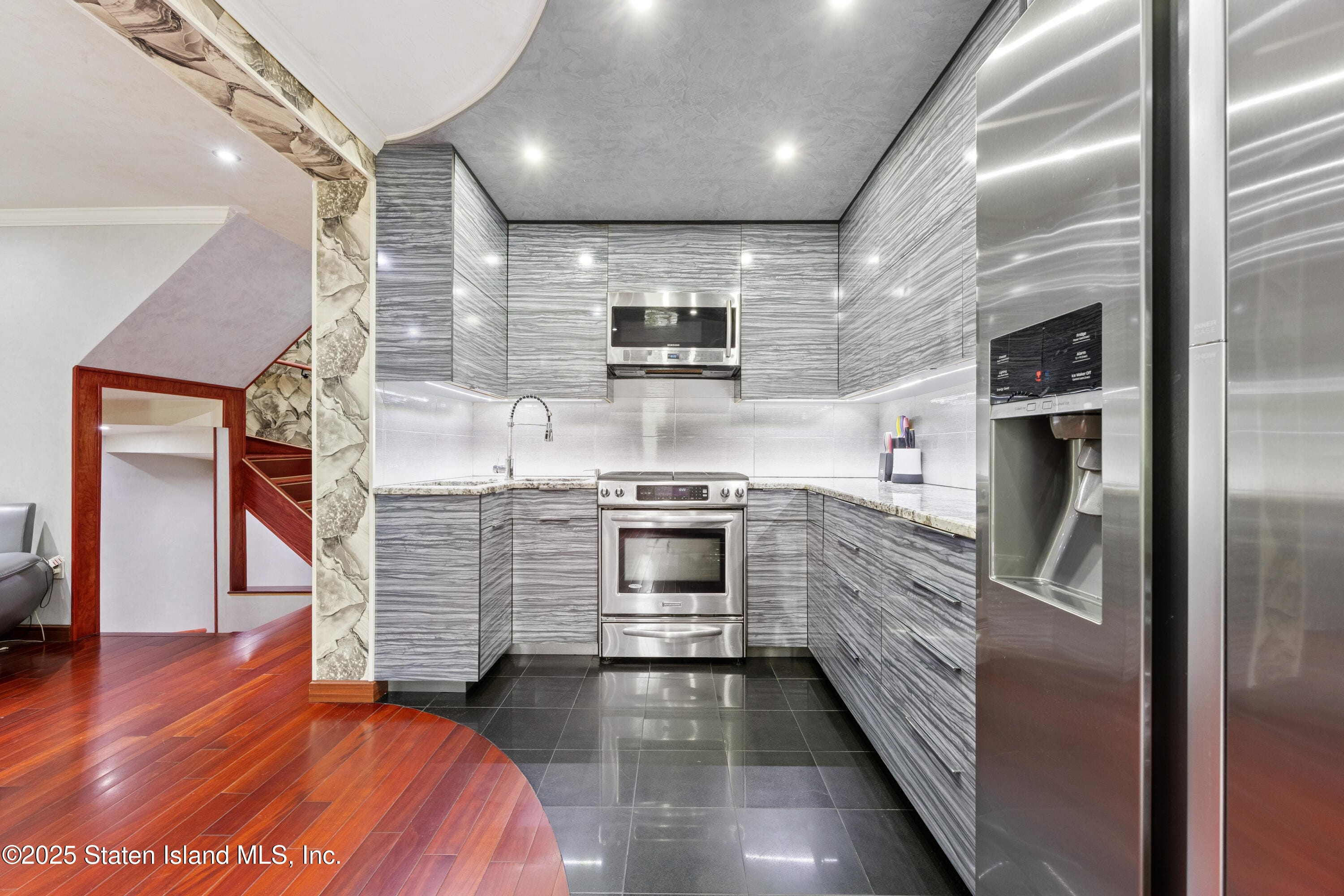 192 Ilyssa Way, Staten Island, NY, 10312 image 9