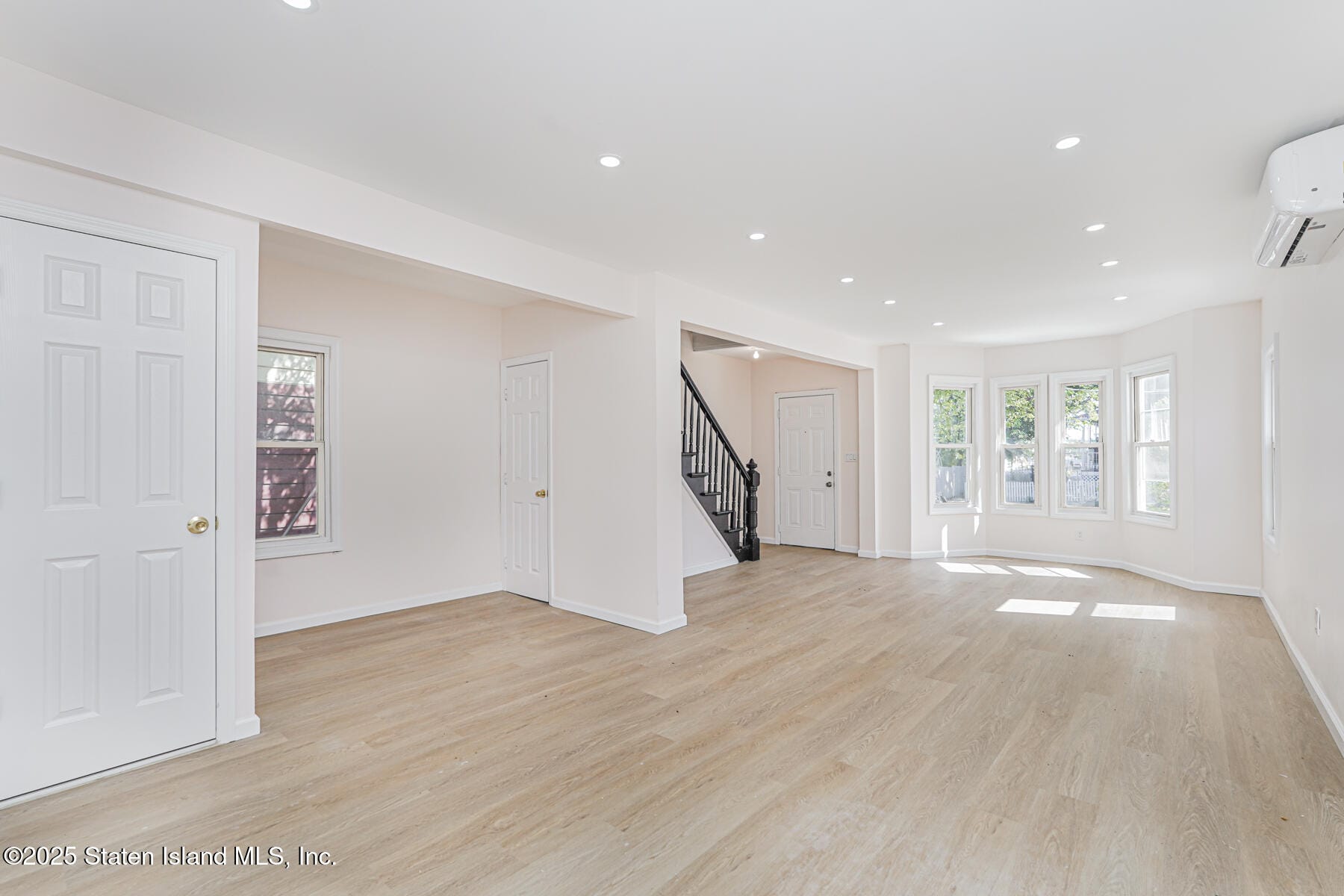 36 Lockman Avenue Image 5