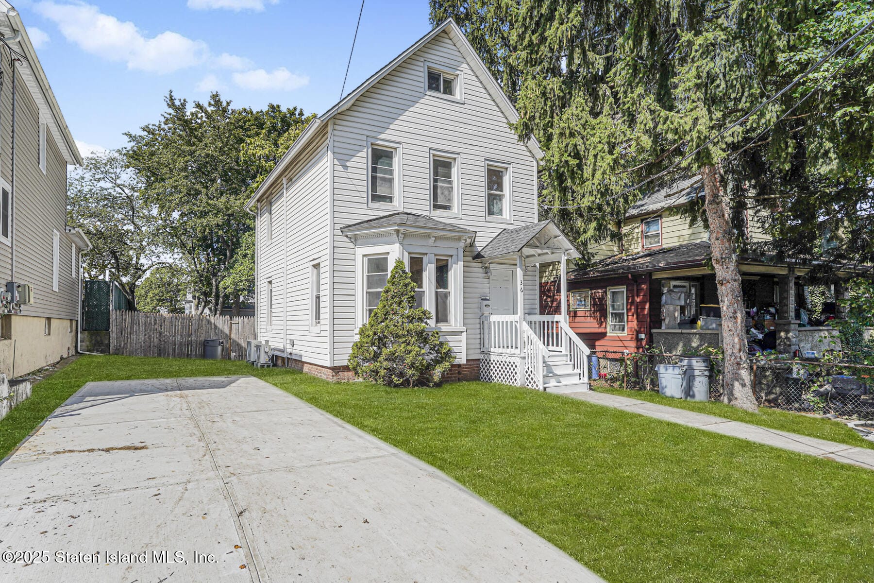 36 Lockman Avenue Image 1