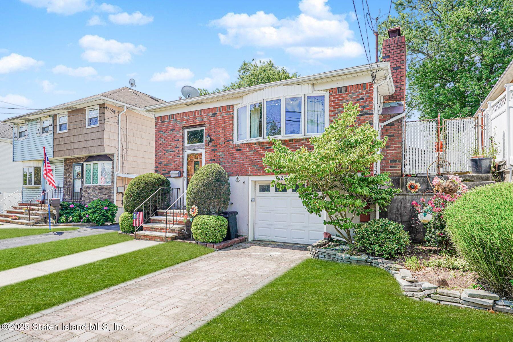 232 Robinson Avenue Image 2