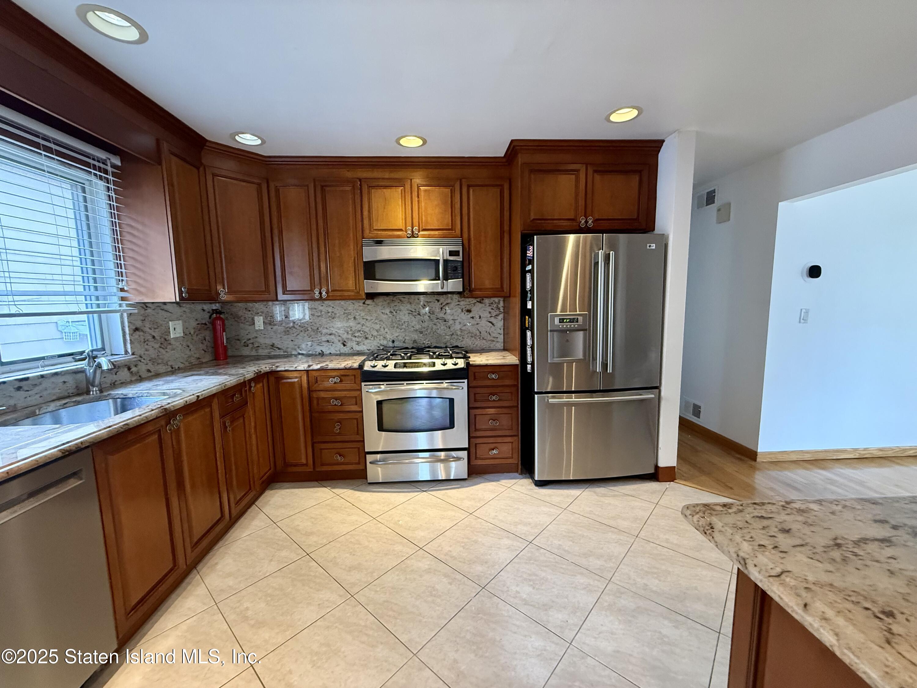 232 Robinson Avenue, Staten Island, NY, 10312 image 7