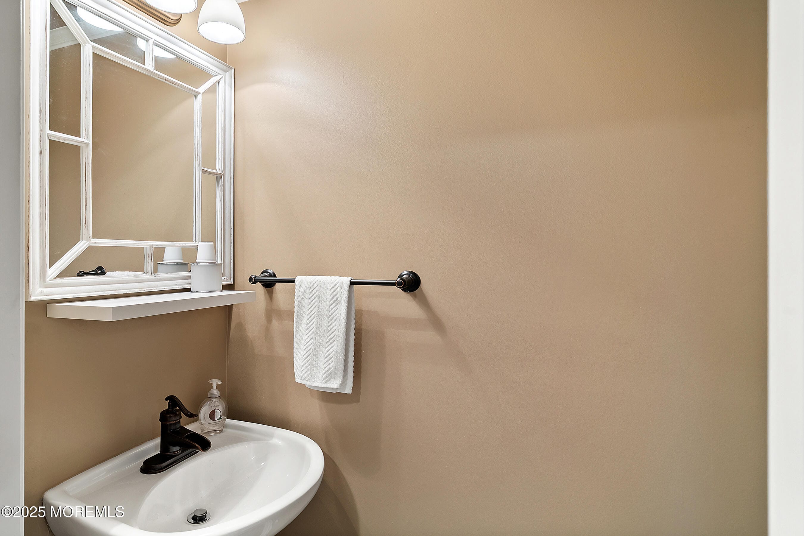 6 New Castle Street, Farmingdale, NJ, 07727 image 28