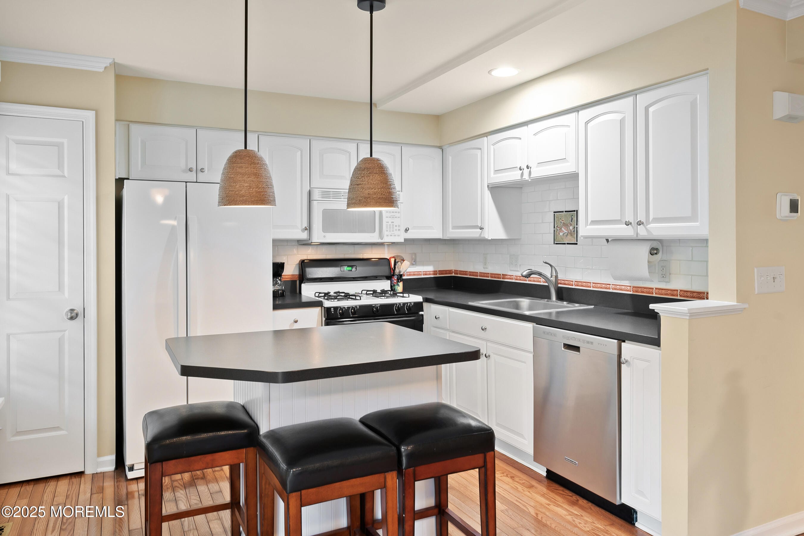 6 New Castle Street, Farmingdale, NJ, 07727 image 12