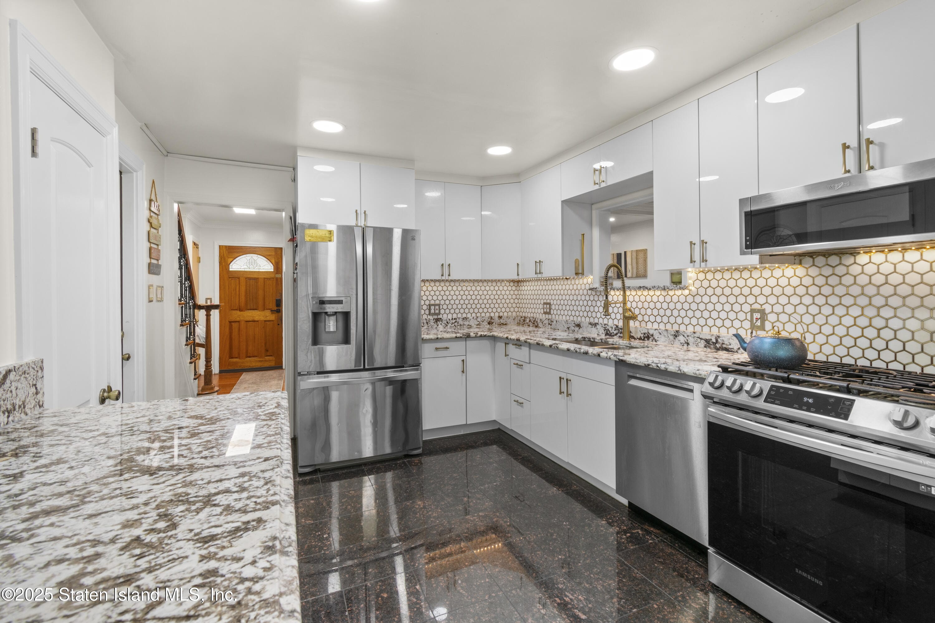 114 Sunset Avenue Image 3