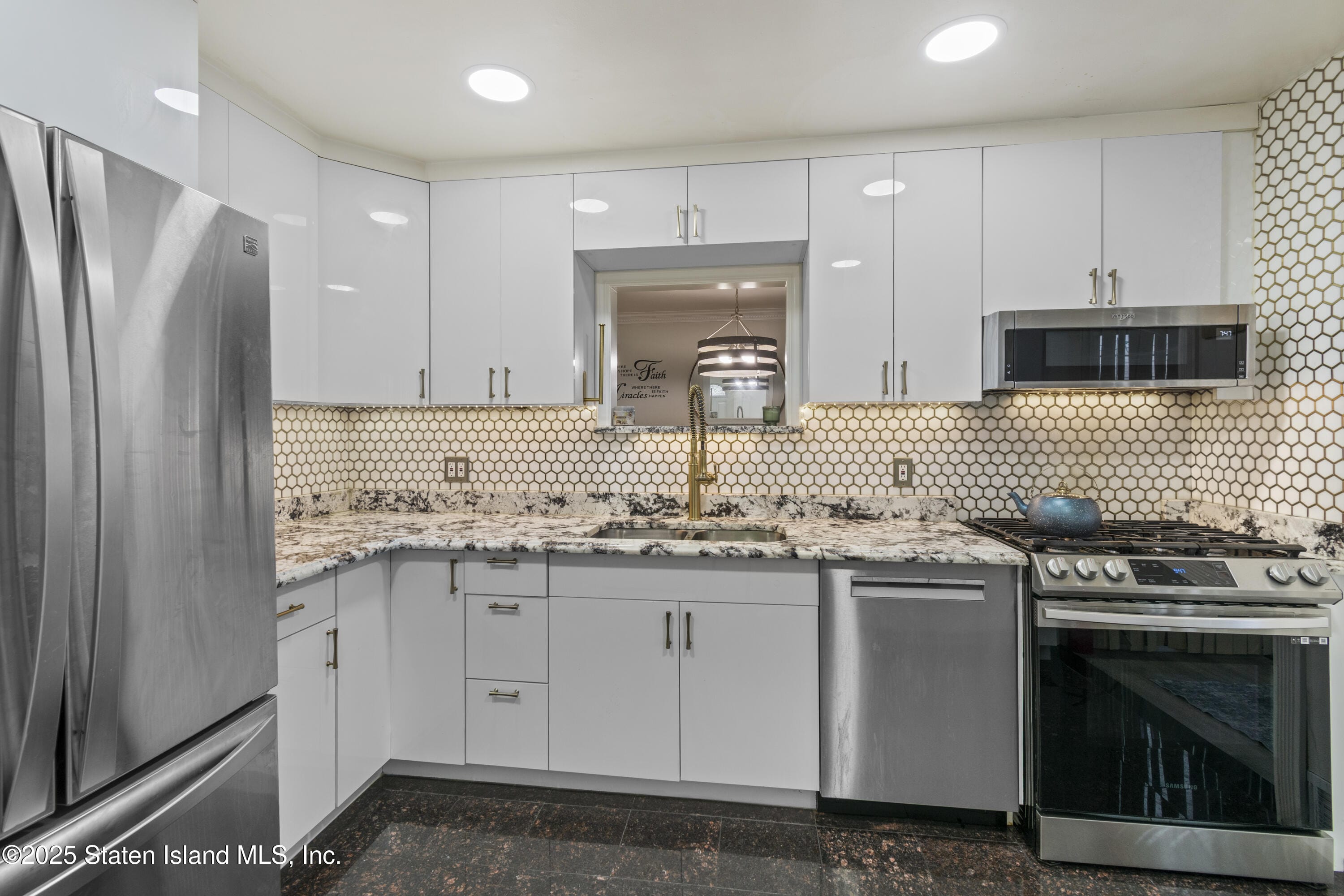 114 Sunset Avenue Image 5
