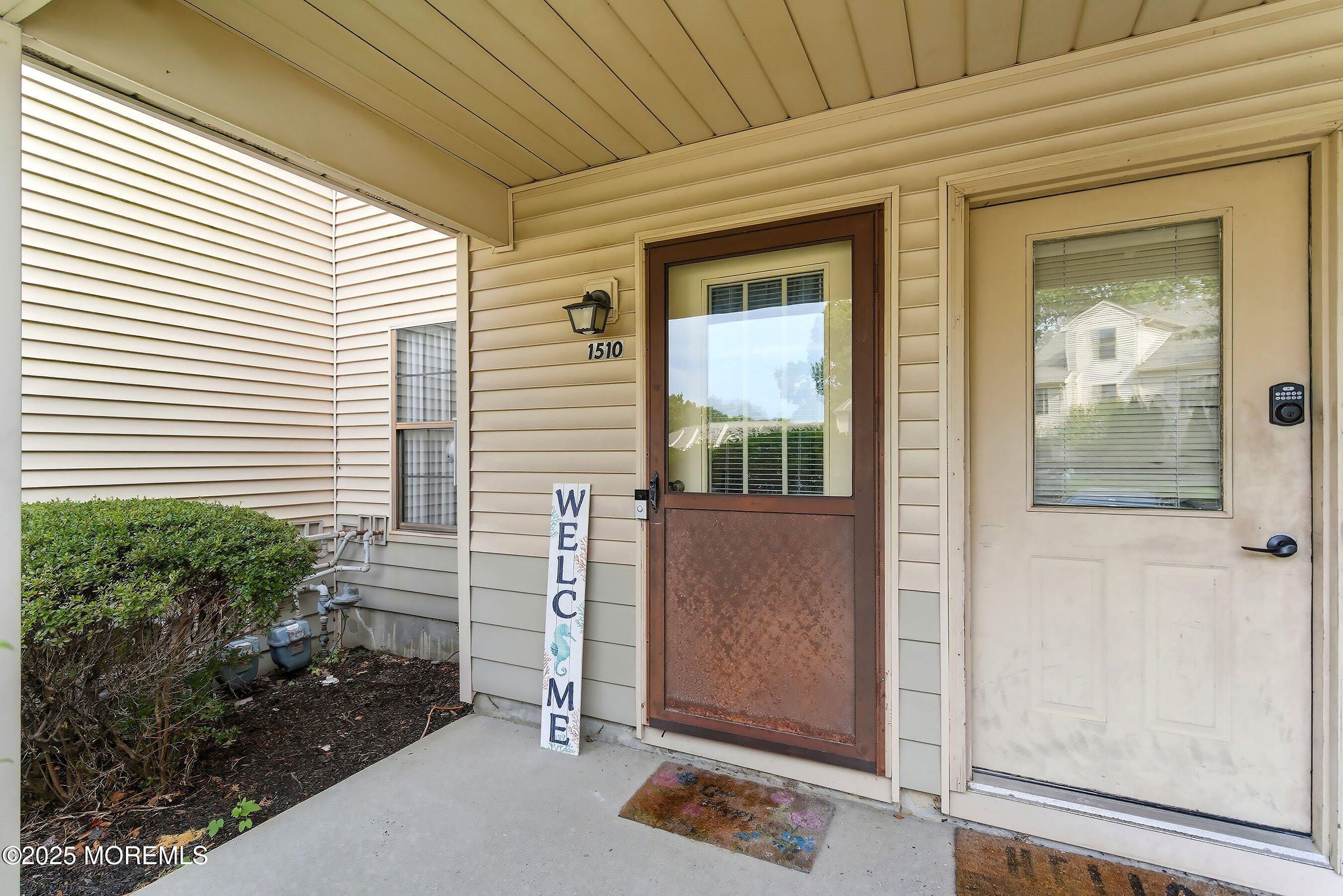 1510 Dahlia Court Image 3