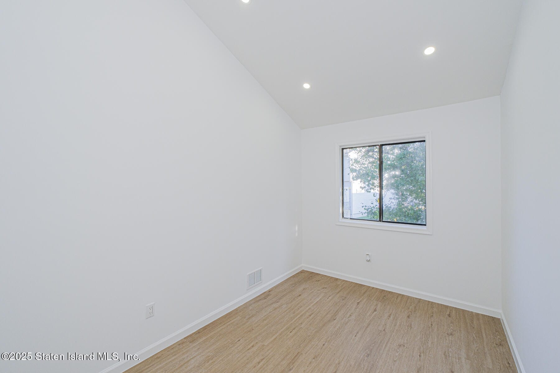 94 Wolkoff Lane, Staten Island, NY, 10303 image 26