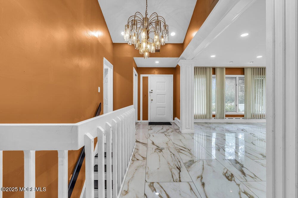 585 Noe Avenue Image 3