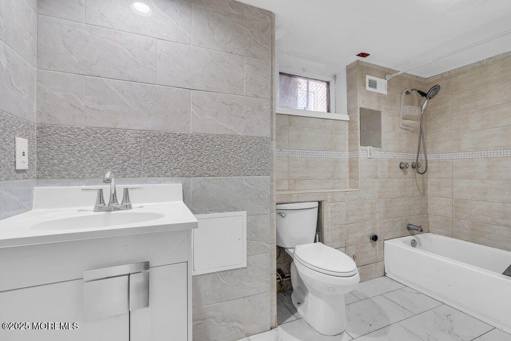 585 Noe Avenue, Woodbridge, NJ, 07095 image 36