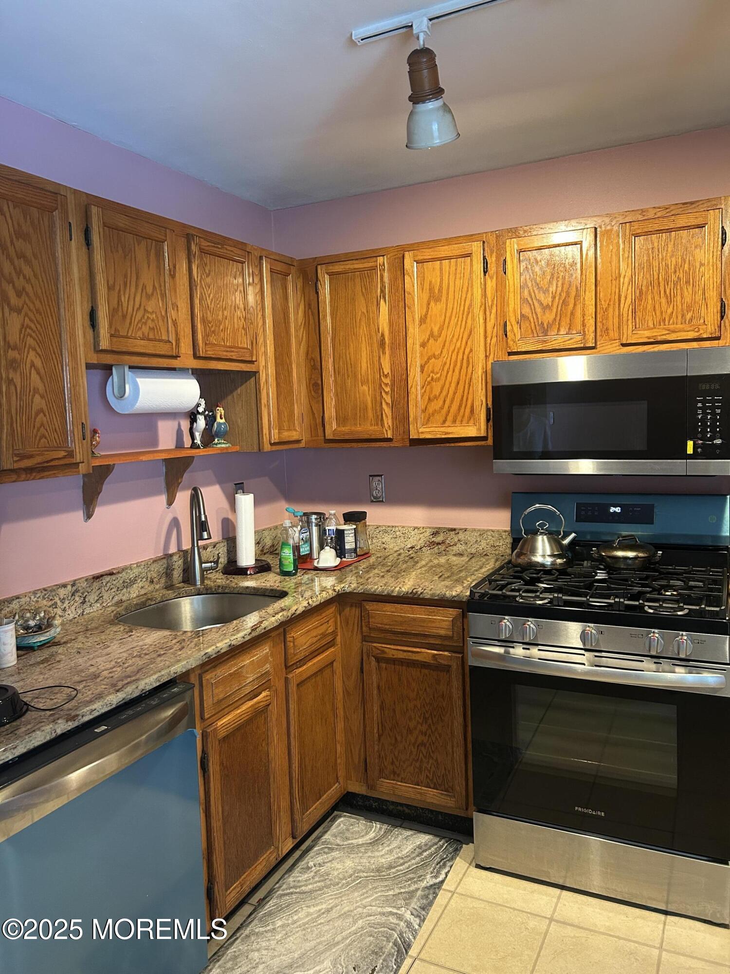 82 Cliffwood Avenue 17 Image 2