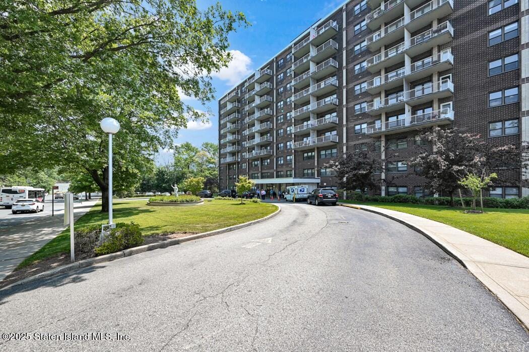 1100 Clove Road 2n Image 2