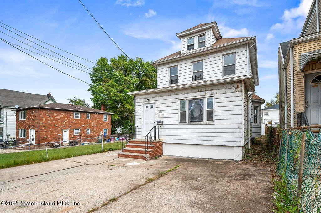 883 Manor Road Image 2