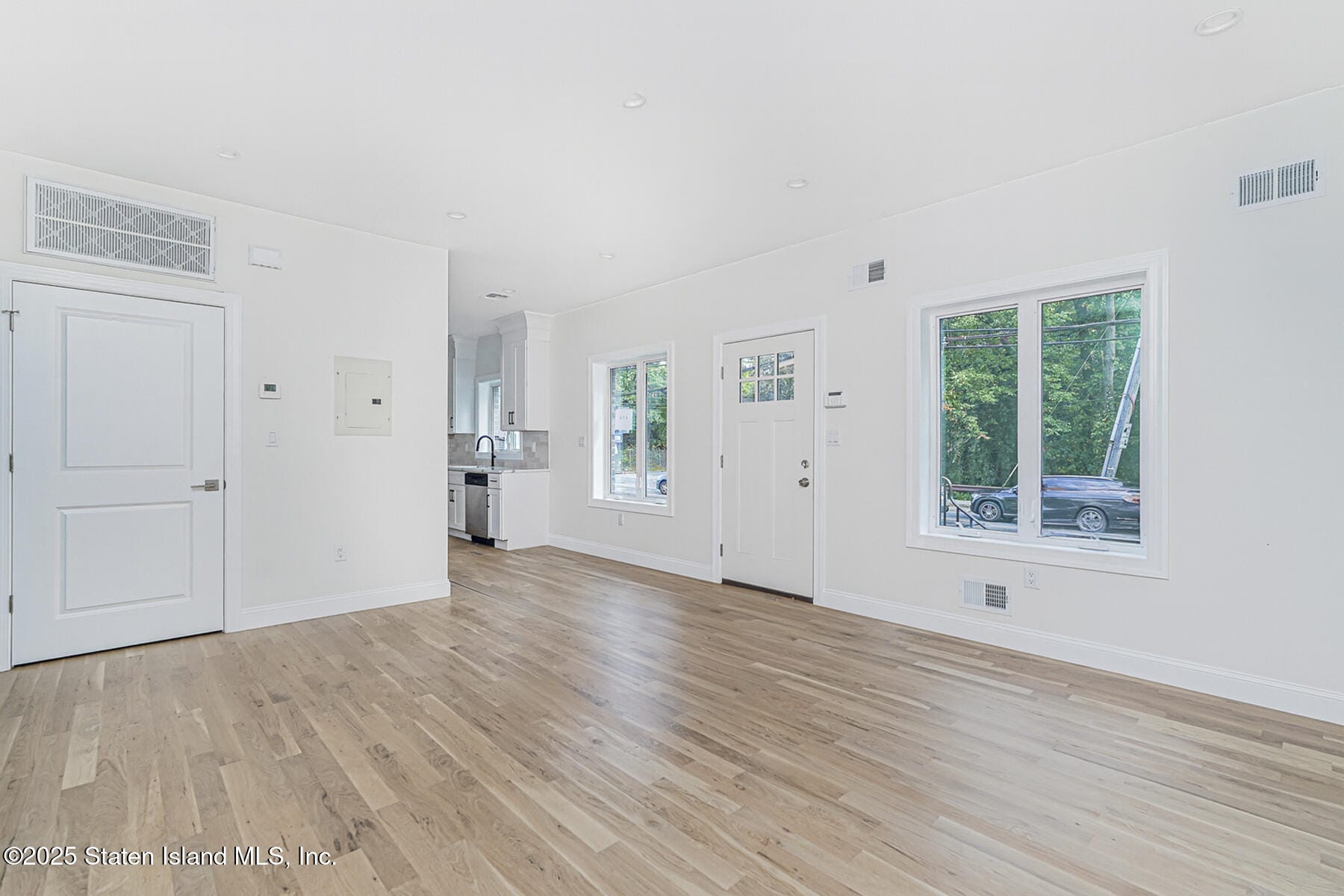 674 Arden Avenue Image 4
