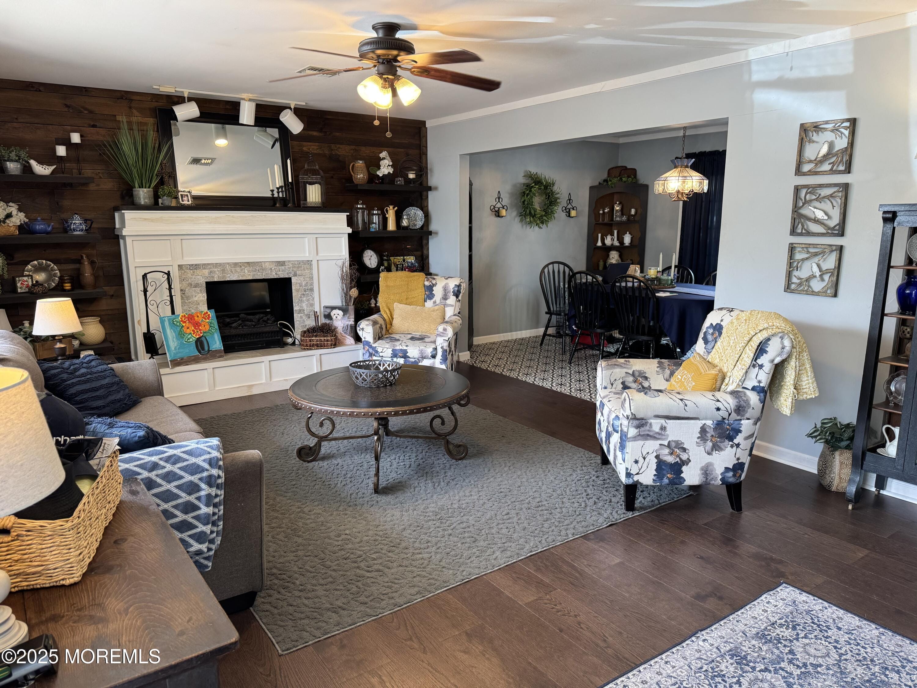 2425 Huckleberry Road Image 4