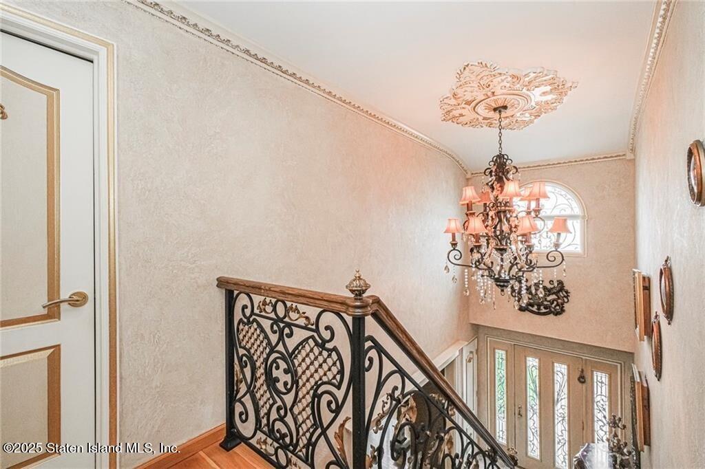 27 Honey Lane Image 5