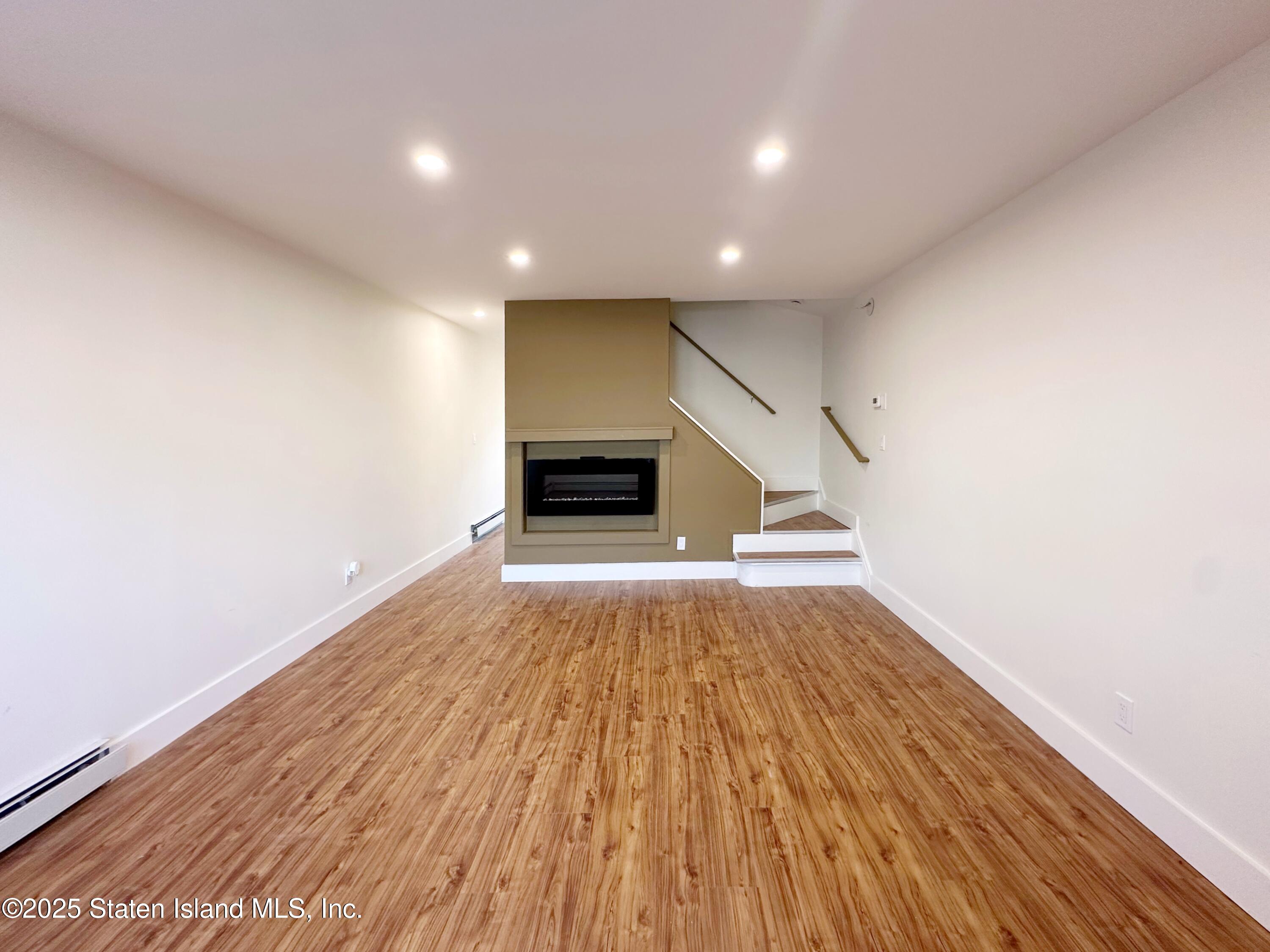 22 Betty Court, Staten Island, NY, 10303 image 8