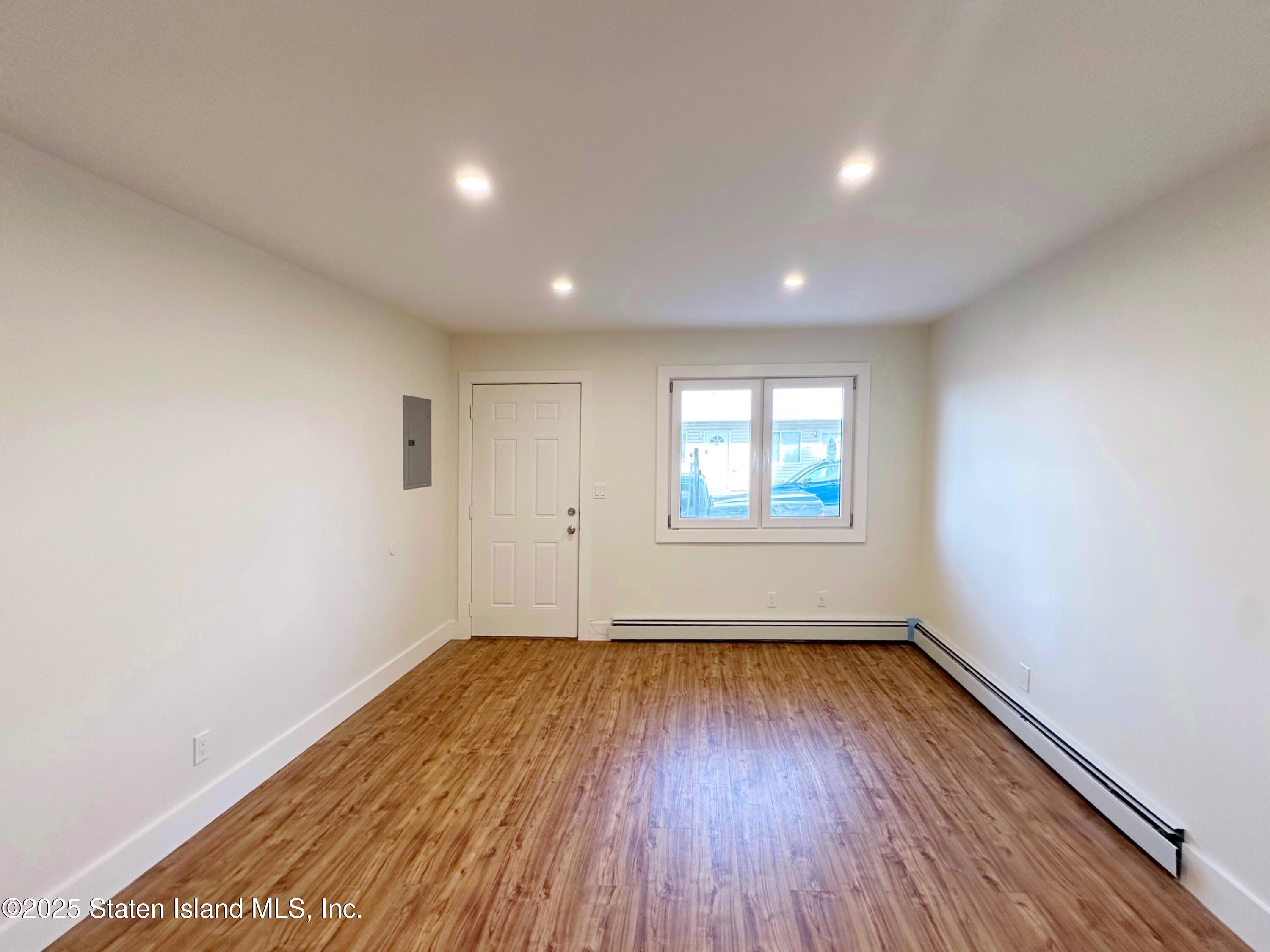 22 Betty Court, Staten Island, NY, 10303 image 9