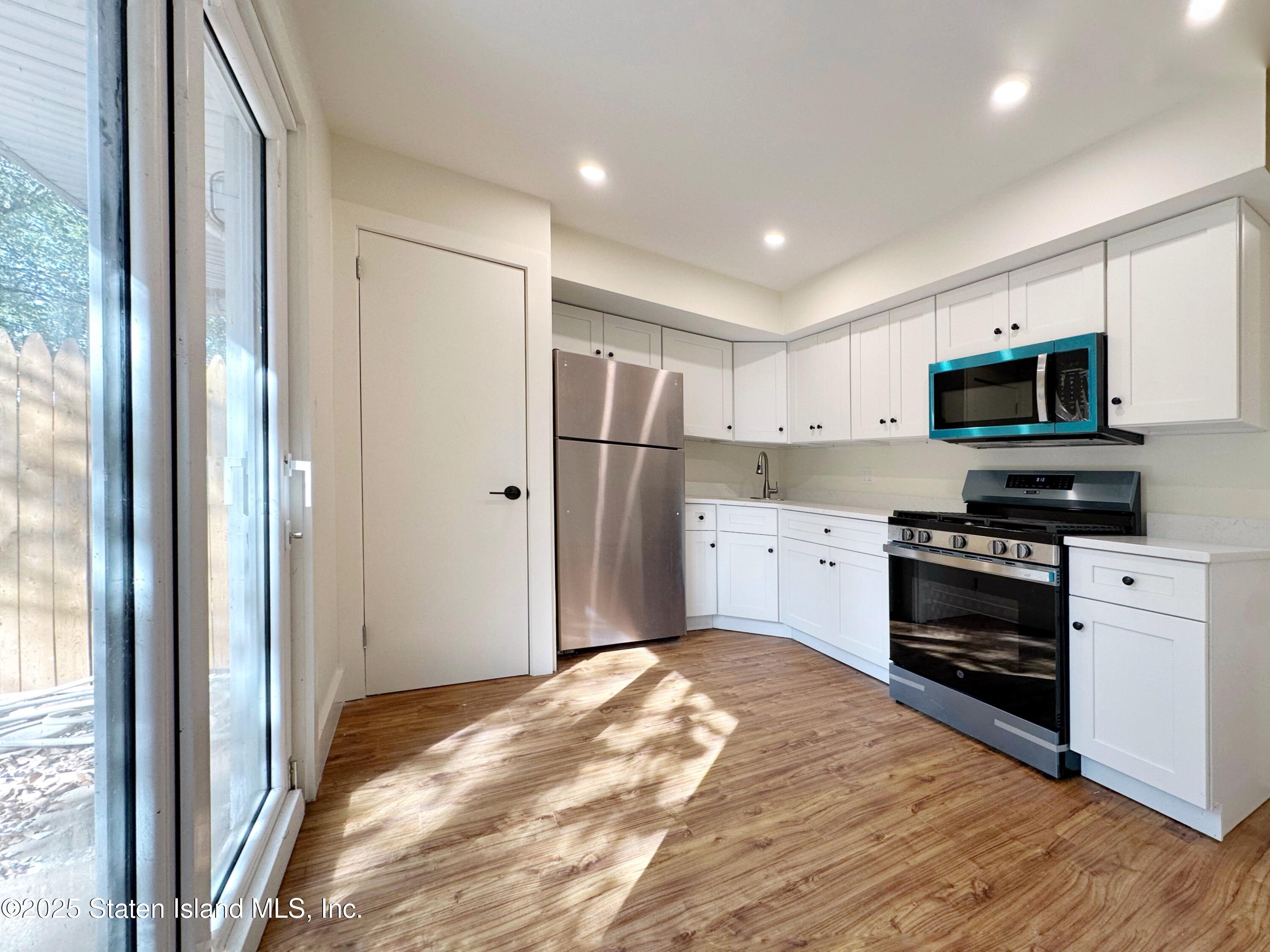 22 Betty Court, Staten Island, NY, 10303 image 11