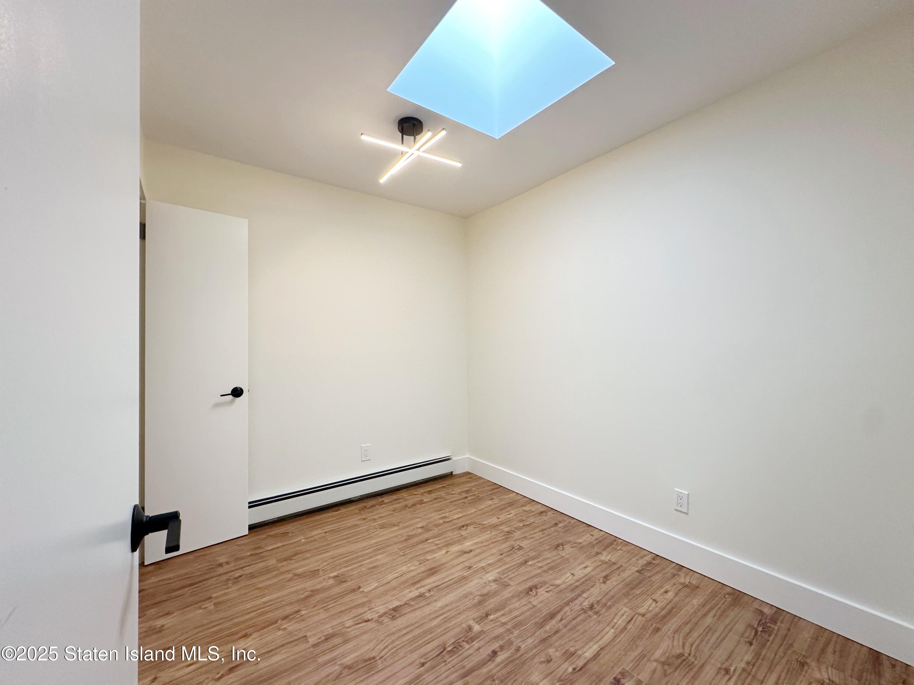 22 Betty Court, Staten Island, NY, 10303 image 16