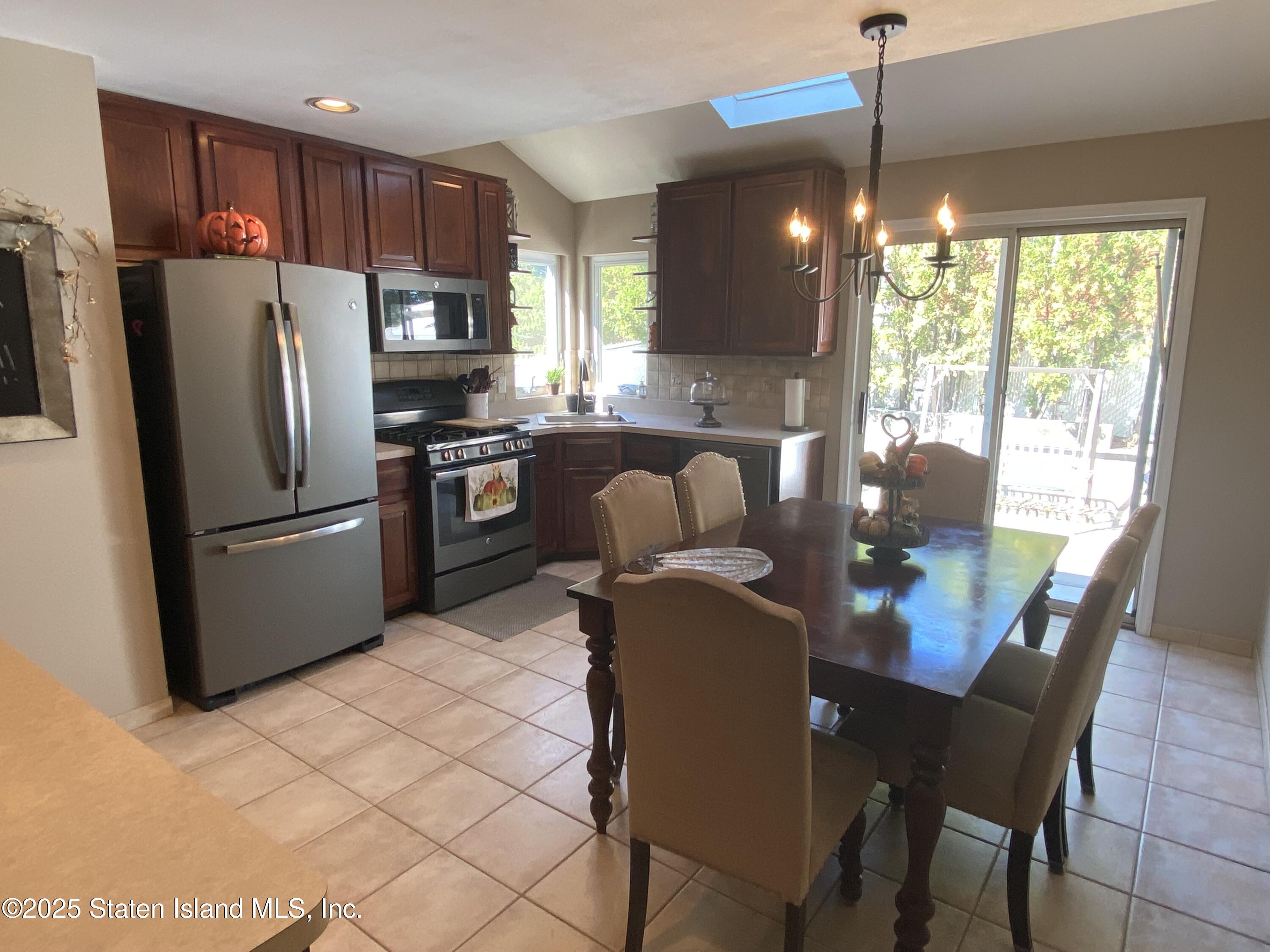 11 Jessica Lane, Staten Island, NY, 10309 image 13