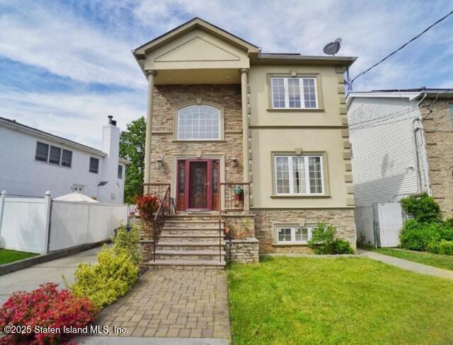 22 Belfield Avenue Image 1