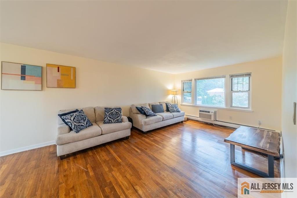 132 The Orchard L Image 5
