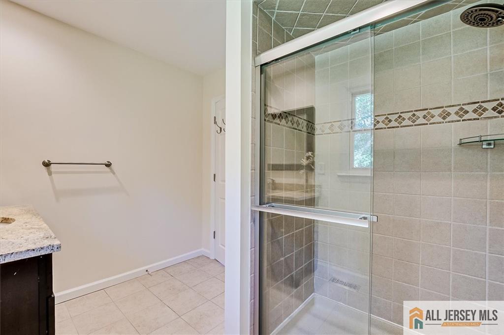 5 Queens Road, East Brunswick, NJ, 08816 image 36