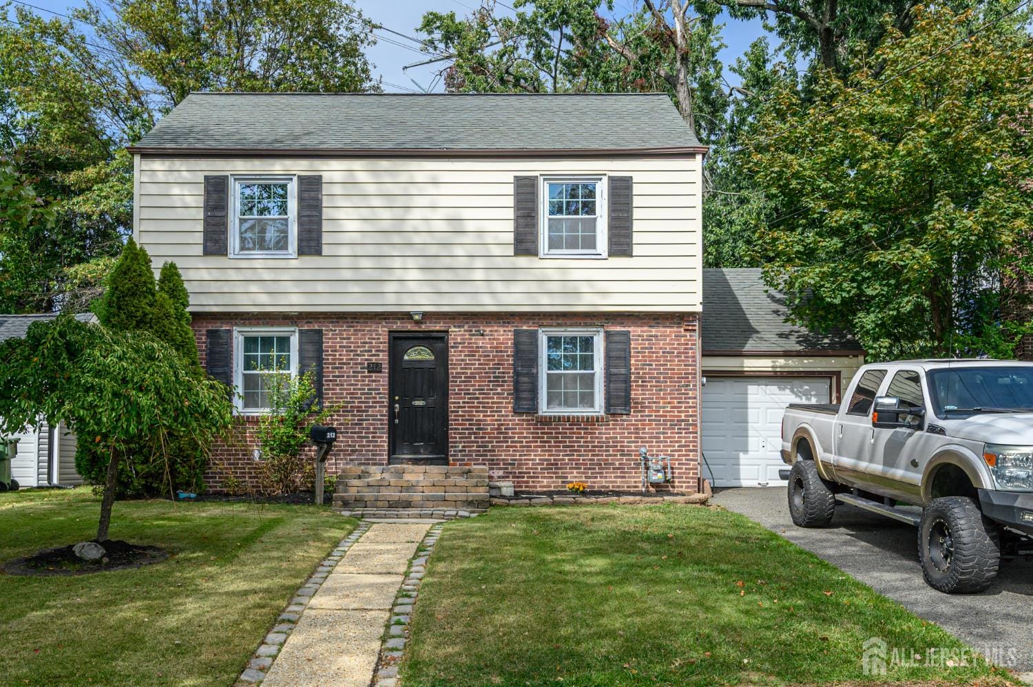 212 Echo Avenue Image 1
