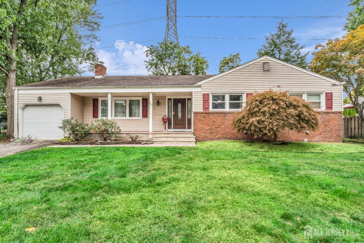 25 Eileen Way Image 1