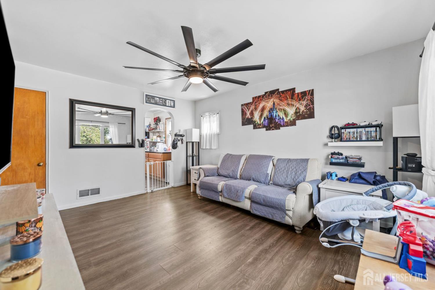 190 Jackson Avenue Image 5