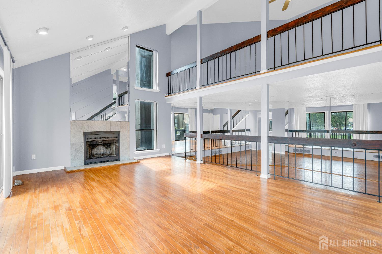 384 Westgate Drive Image 4