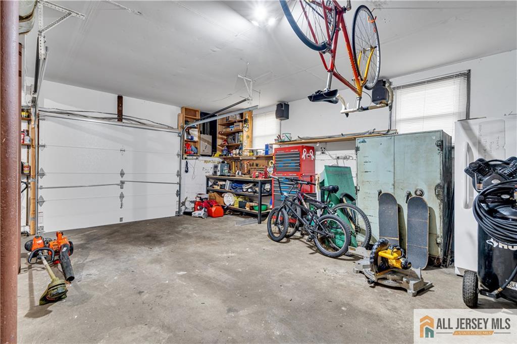 8 Whitehall Avenue, Edison, NJ, 08820 image 31