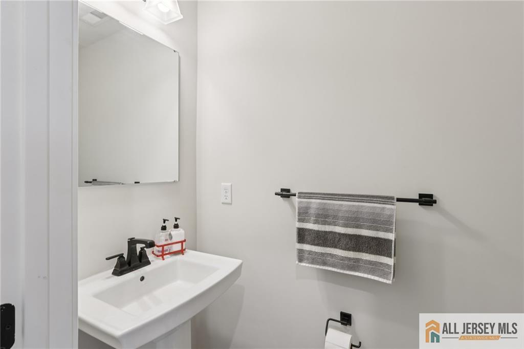 10 Athens Way, Aberdeen, NJ, 07721 image 18