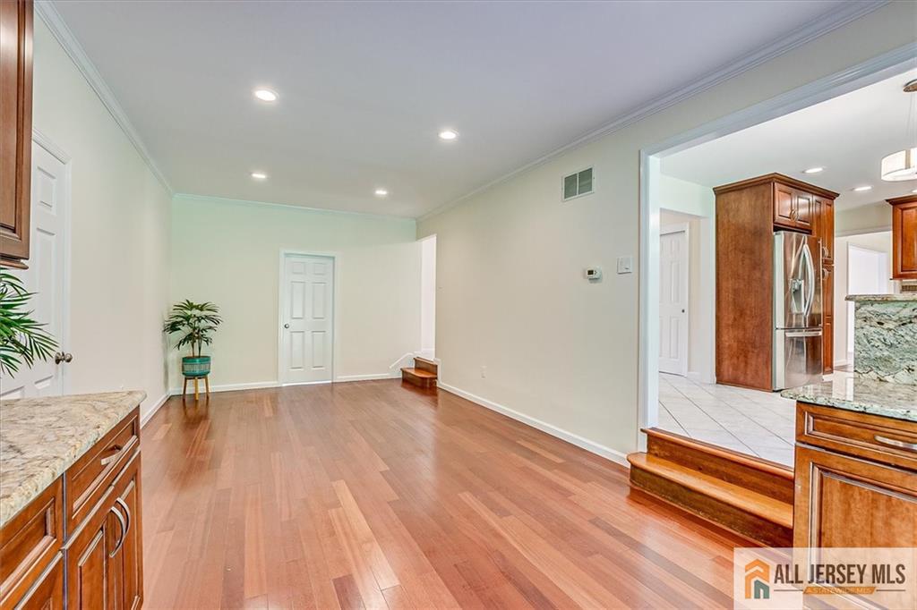 5 Queens Road, East Brunswick, NJ, 08816 image 26