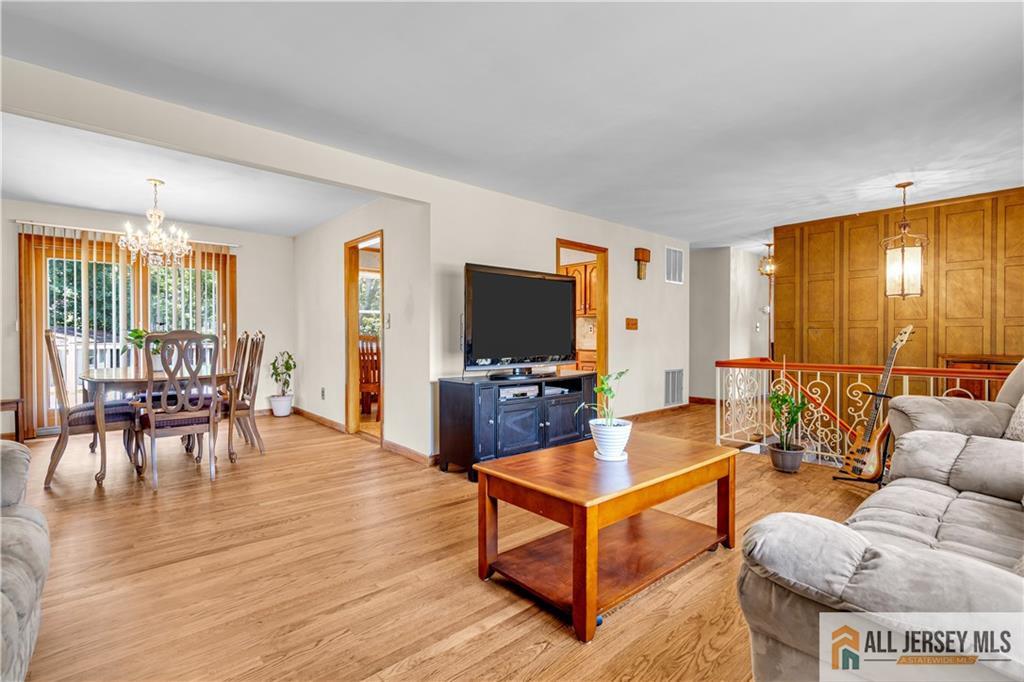 8 Whitehall Avenue Image 5