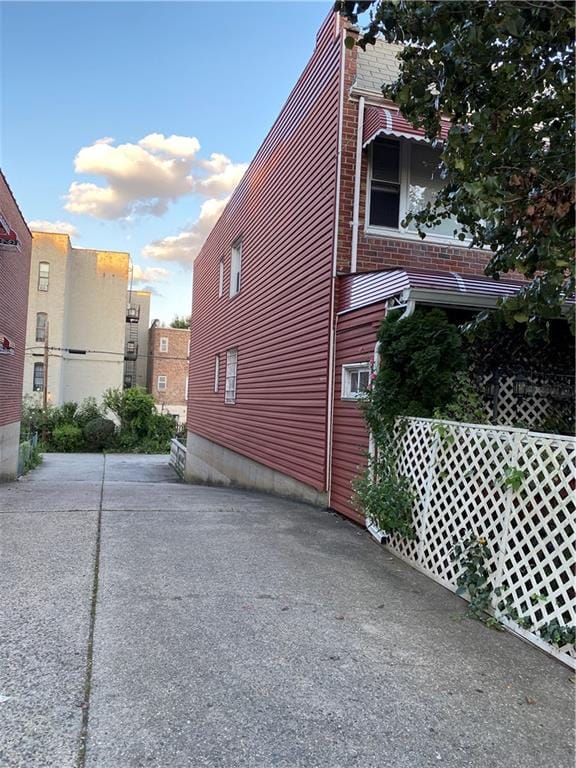 733 Warwick Street Image 4