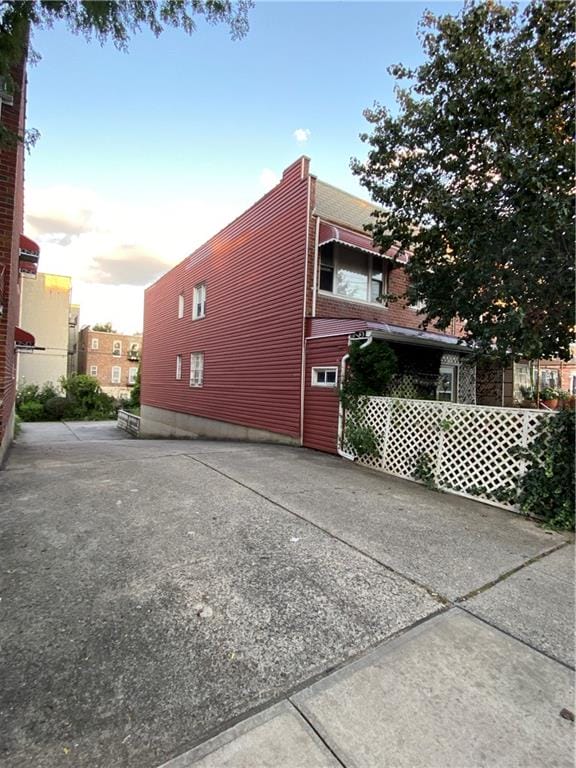 733 Warwick Street Image 5