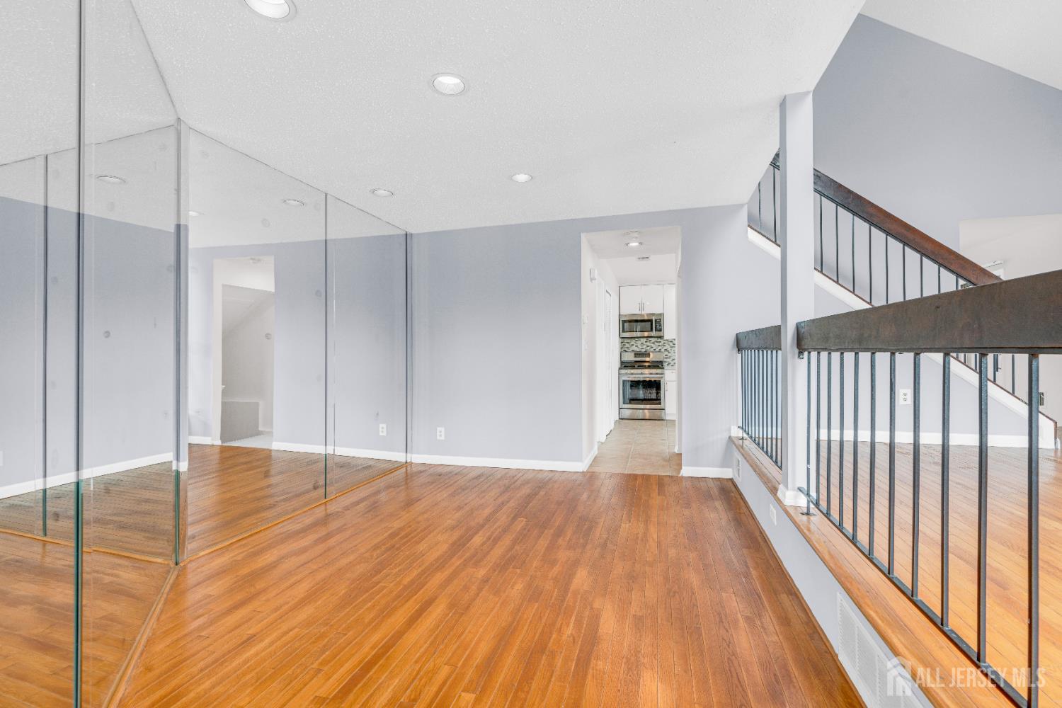 384 Westgate Drive, Edison, NJ, 08820 image 17