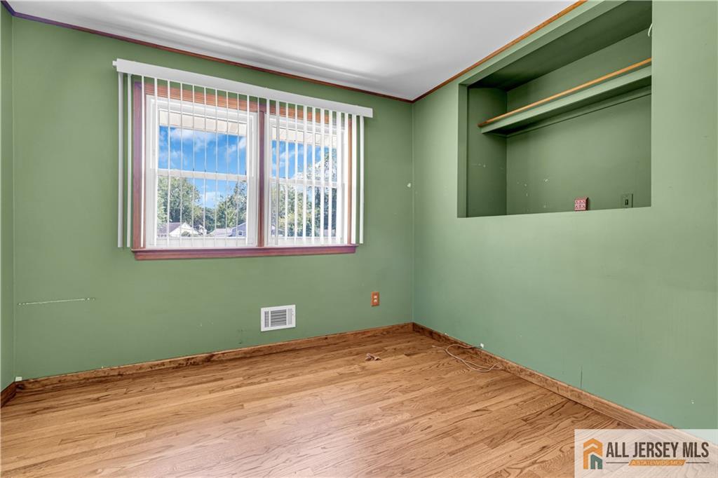 8 Whitehall Avenue, Edison, NJ, 08820 image 20