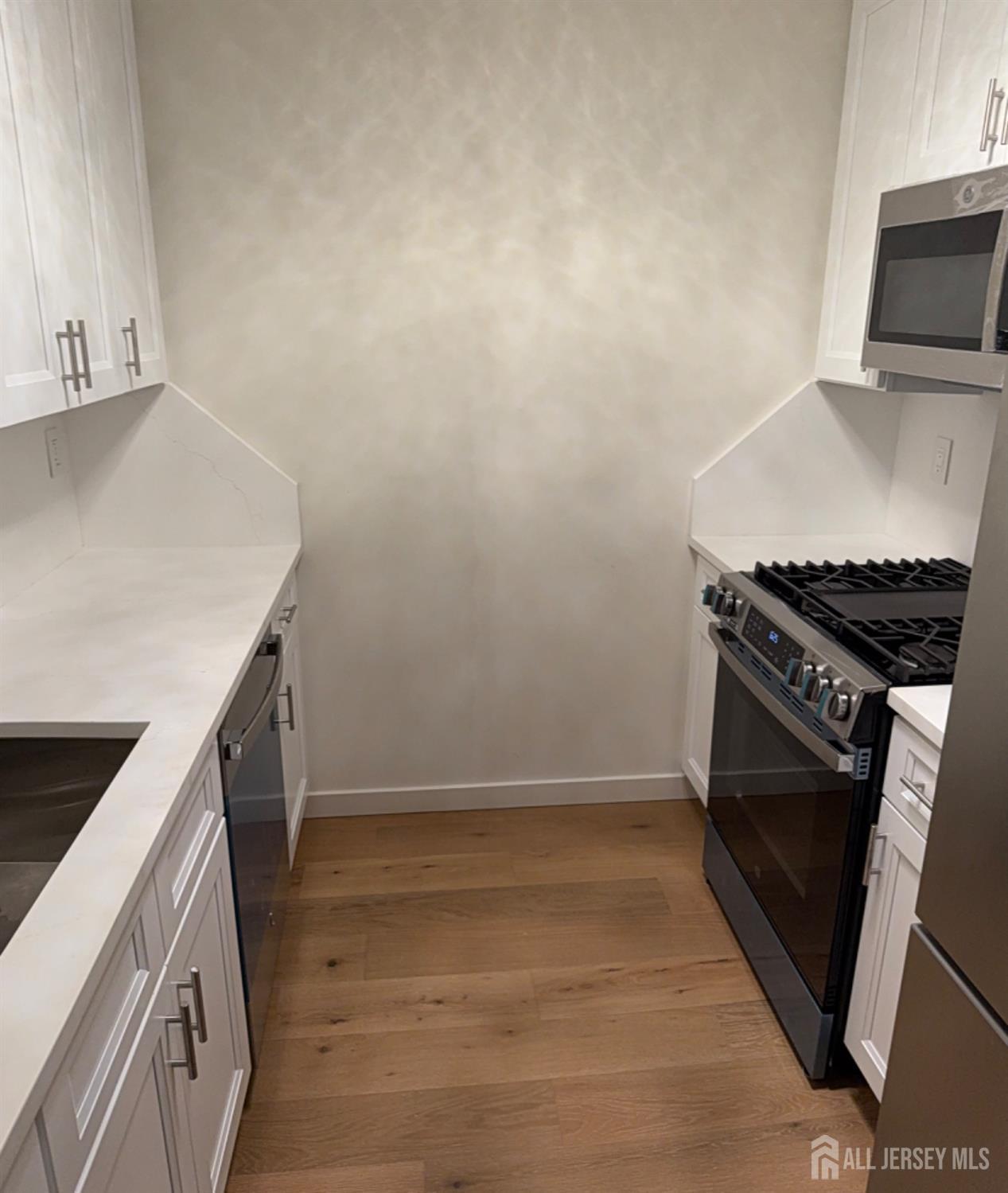 201 Saint Pauls Avenue 8F, Jersey City, NJ, 07306 image 23