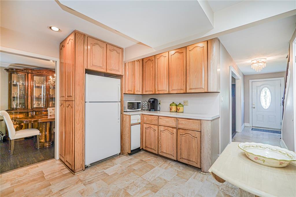 124 Barbara Street, Staten  Island, New York, 10306 image 8