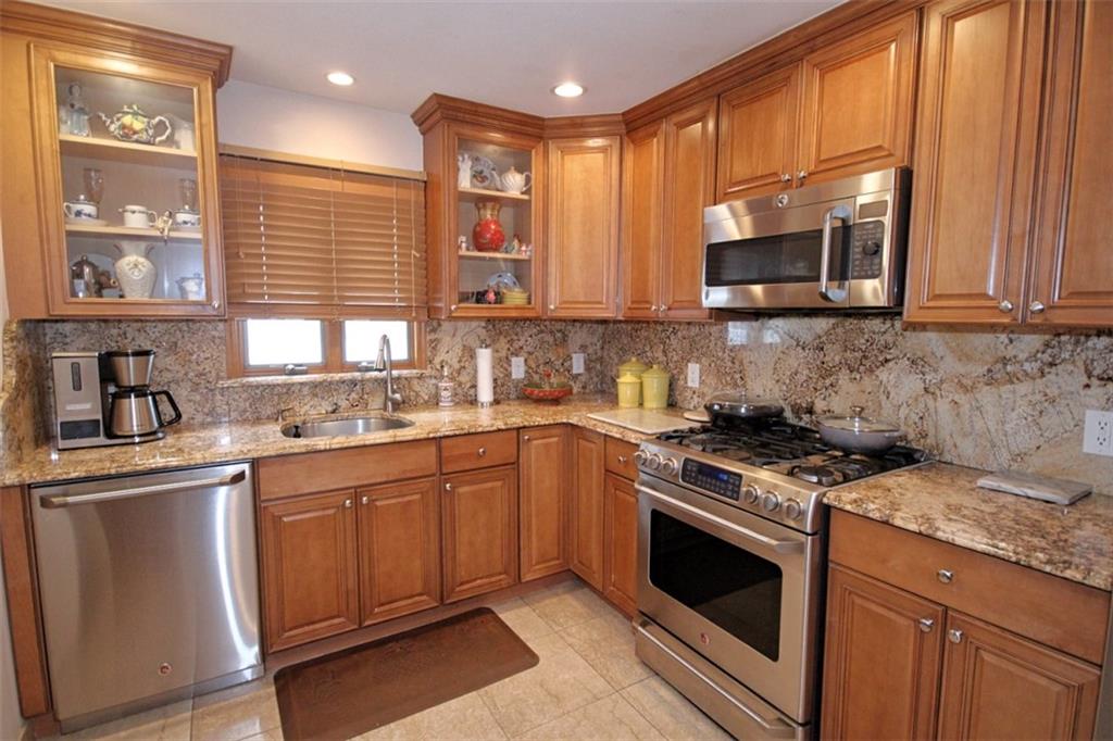 175 Amber Street, Staten  Island, New York, 10306 image 13