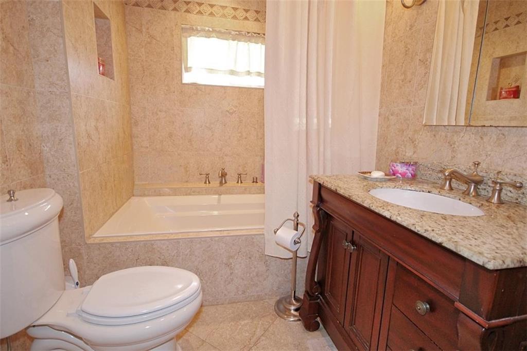 175 Amber Street, Staten  Island, New York, 10306 image 17